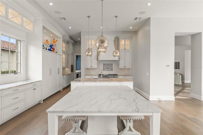 Image No.21-5 Bed Property for sale