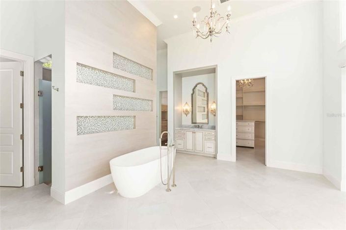 Image No.34-5 Bed Property for sale