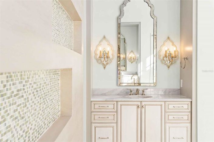 Image No.37-5 Bed Property for sale