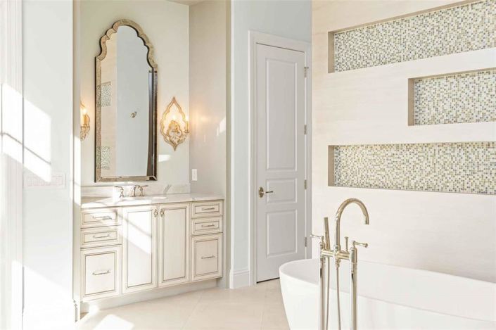 Image No.38-5 Bed Property for sale