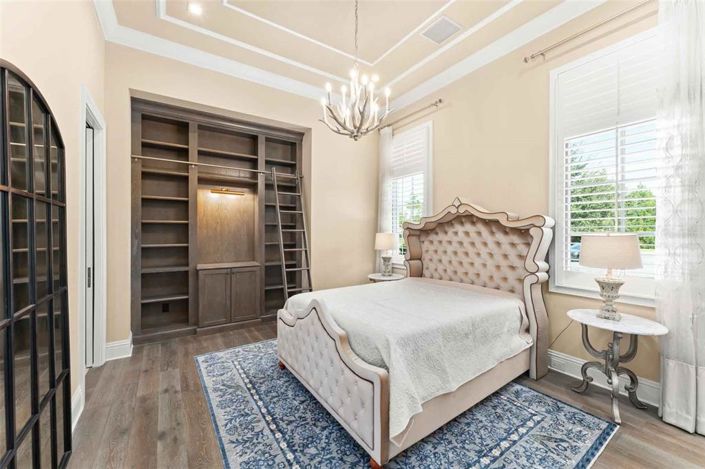 Image No.43-5 Bed Property for sale