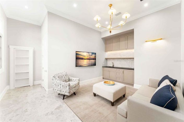 Image No.51-5 Bed Property for sale