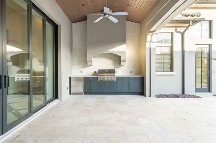 Image No.60-5 Bed Property for sale