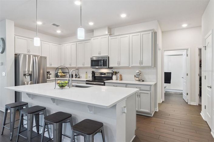 Image No.15-4 Bed Property for sale