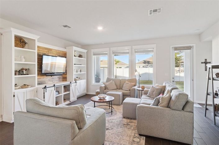 Image No.17-4 Bed Property for sale