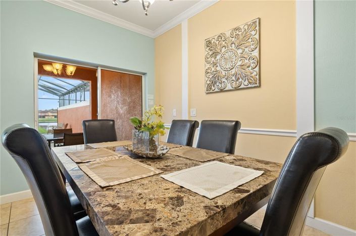 Image No.17-4 Bed Townhouse for sale