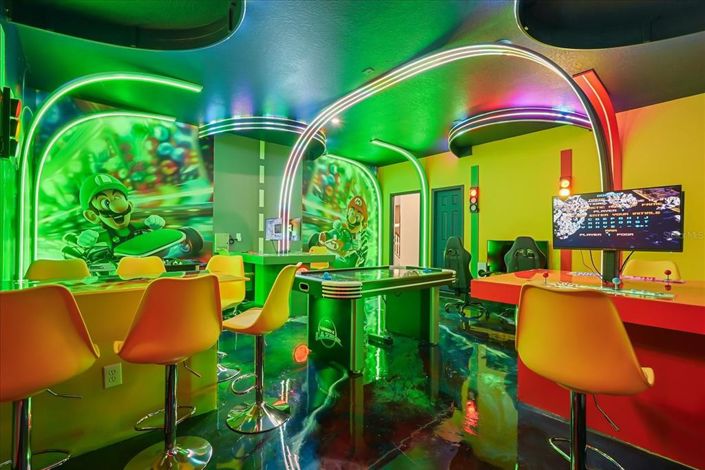 Image No.17-9 Bed Property for sale