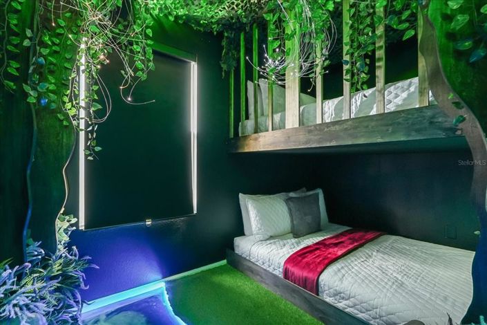 Image No.31-9 Bed Property for sale