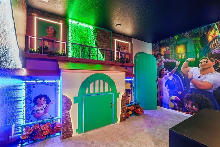 Image No.45-9 Bed Property for sale