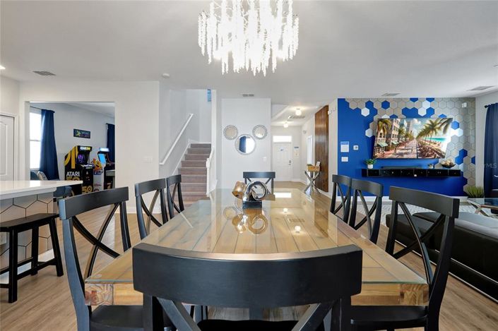 Image No.10-6 Bed Property for sale