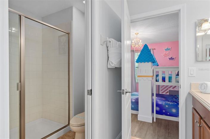 Image No.31-6 Bed Property for sale