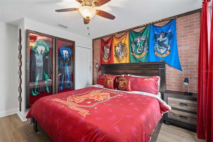 Image No.36-6 Bed Property for sale