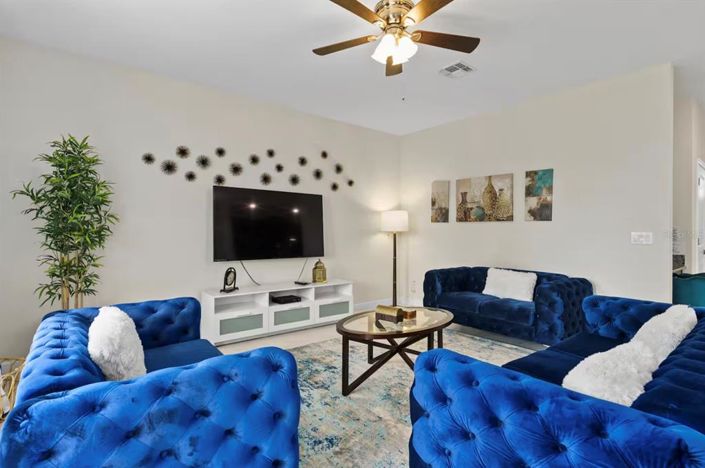 Image No.6-6 Bed Property for sale