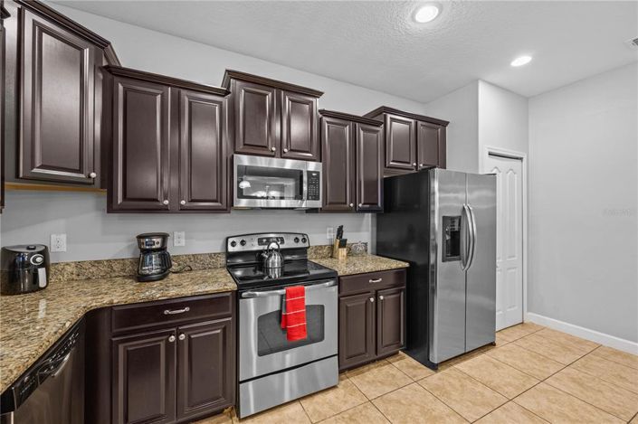 Image No.12-6 Bed Property for sale