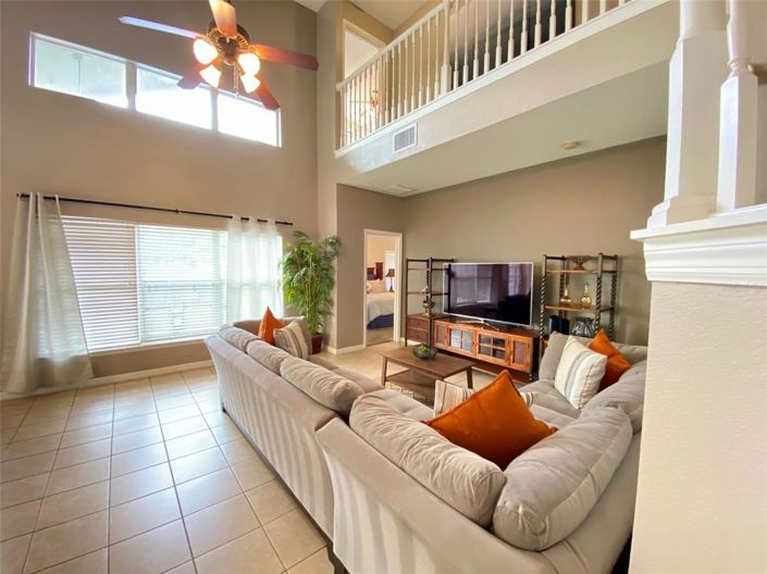 Image No.11-7 Bed Property for sale