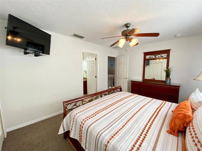 Image No.25-7 Bed Property for sale