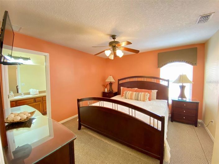 Image No.33-7 Bed Property for sale