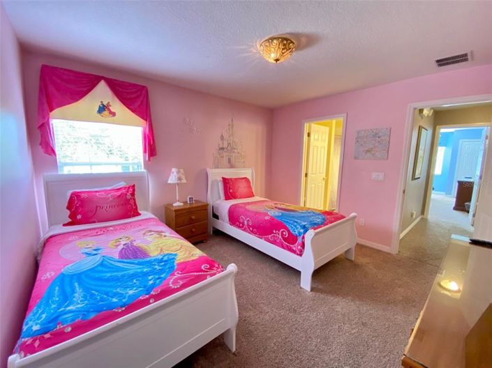 Image No.35-7 Bed Property for sale