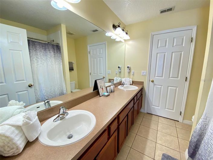 Image No.38-7 Bed Property for sale