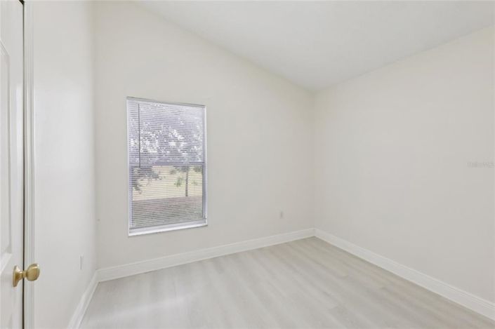 Image No.20-4 Bed Property for sale