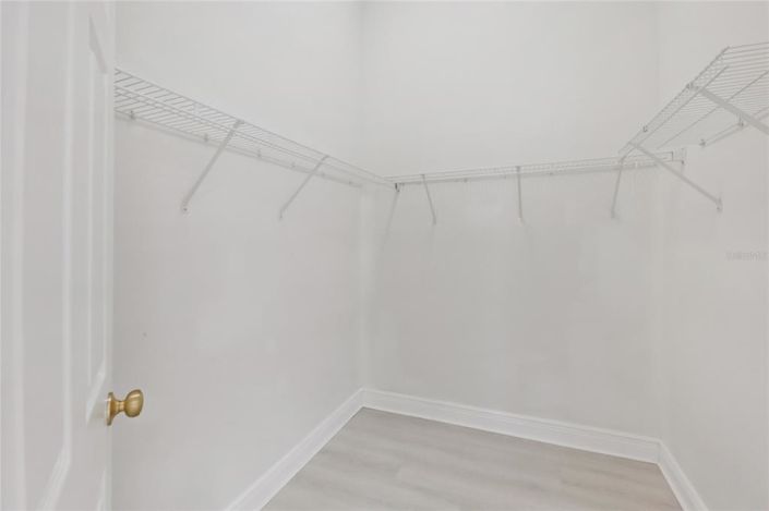 Image No.24-4 Bed Property for sale