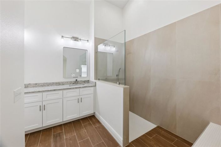 Image No.25-4 Bed Property for sale