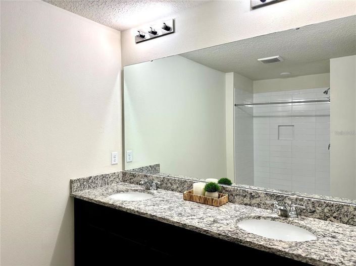 Image No.8-3 Bed Townhouse for sale