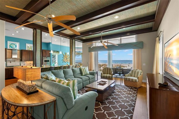 Image No.4-4 Bed Property for sale