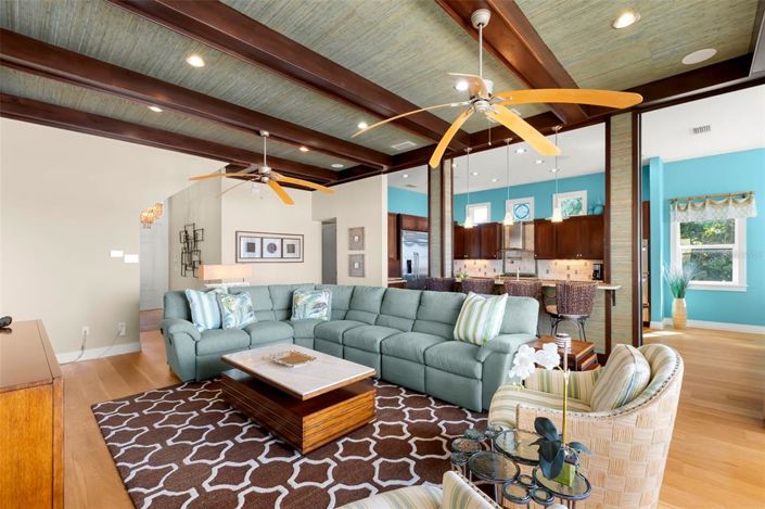 Image No.6-4 Bed Property for sale