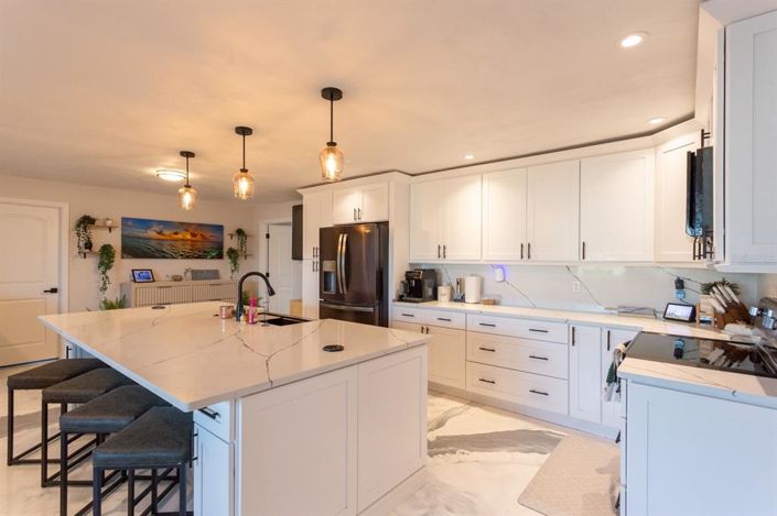 Image No.3-3 Bed Property for sale