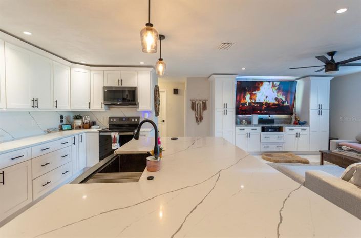 Image No.8-3 Bed Property for sale