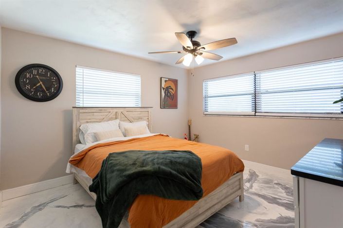 Image No.9-3 Bed Property for sale