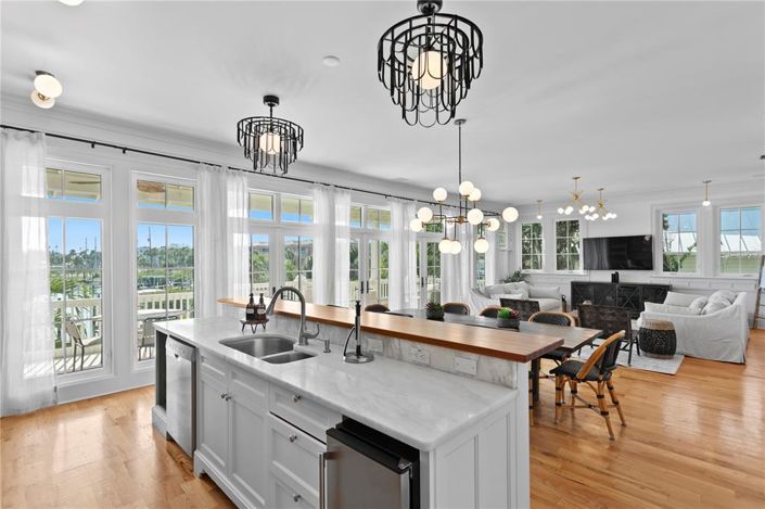 Image No.12-4 Bed Property for sale