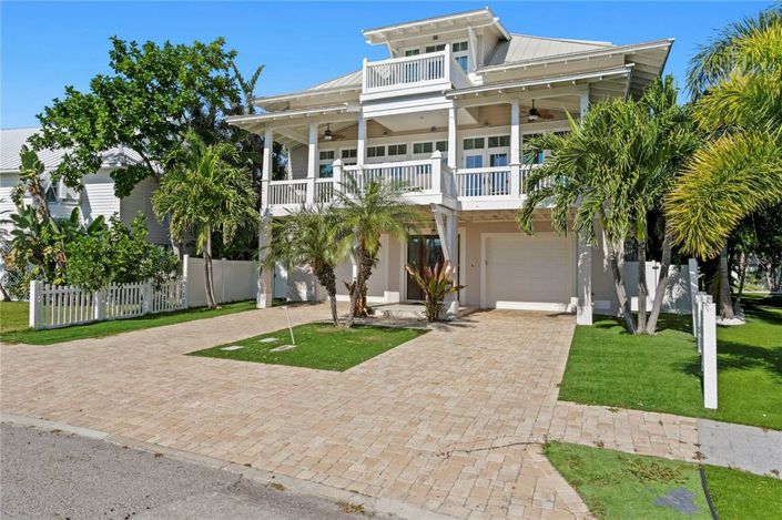 Image No.2-4 Bed Property for sale