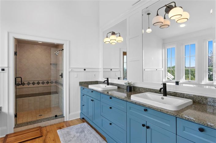 Image No.28-4 Bed Property for sale