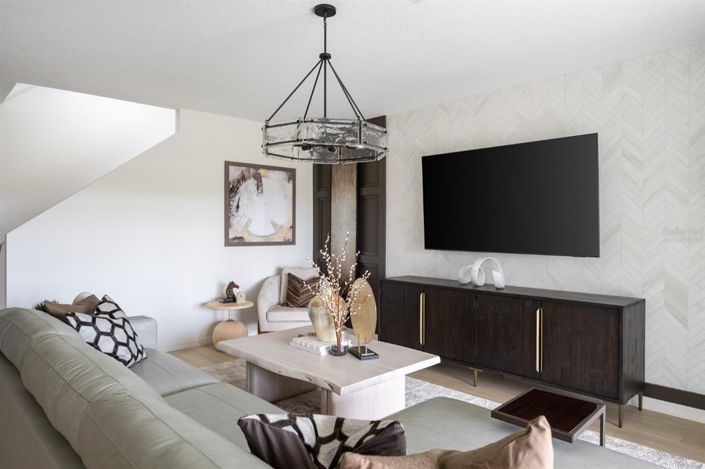 Image No.6-5 Bed Property for sale