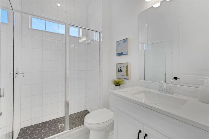 Image No.8-6 Bed Property for sale