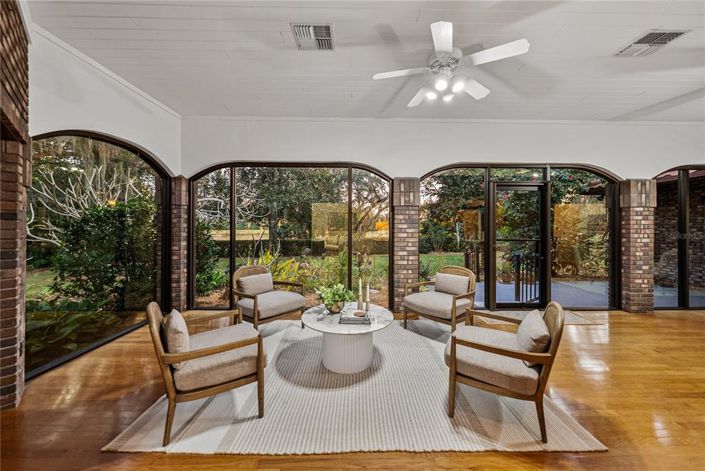 Image No.11-4 Bed Property for sale