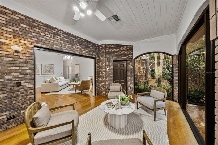 Image No.12-4 Bed Property for sale