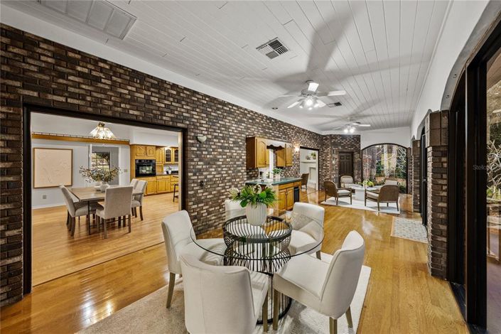 Image No.14-4 Bed Property for sale