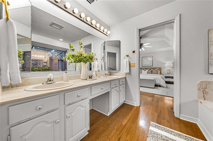 Image No.25-4 Bed Property for sale