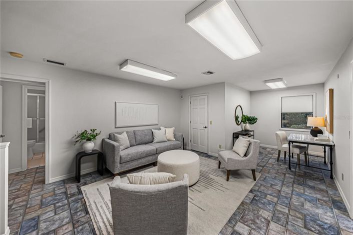 Image No.30-4 Bed Property for sale