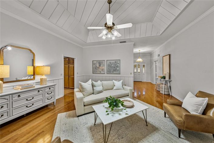 Image No.8-4 Bed Property for sale