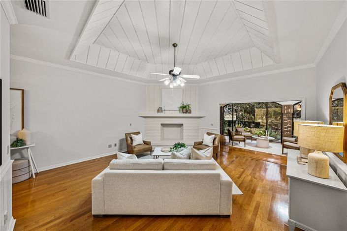 Image No.9-4 Bed Property for sale