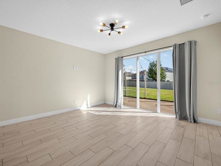 Image No.13-3 Bed Property for sale