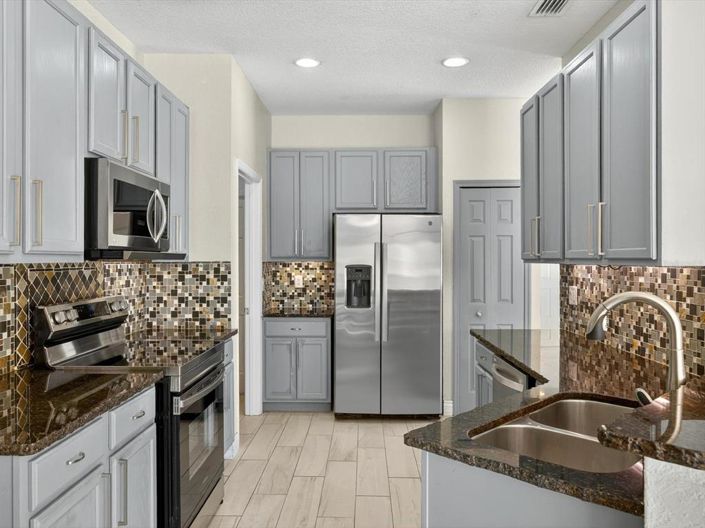 Image No.15-3 Bed Property for sale