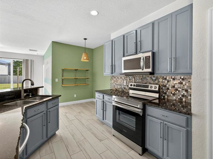 Image No.18-3 Bed Property for sale