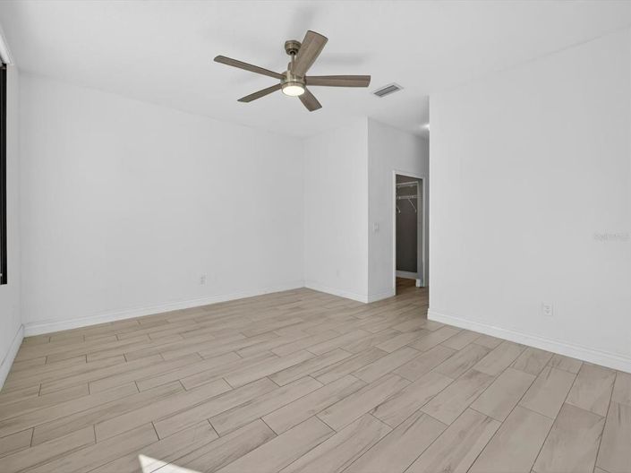 Image No.20-3 Bed Property for sale