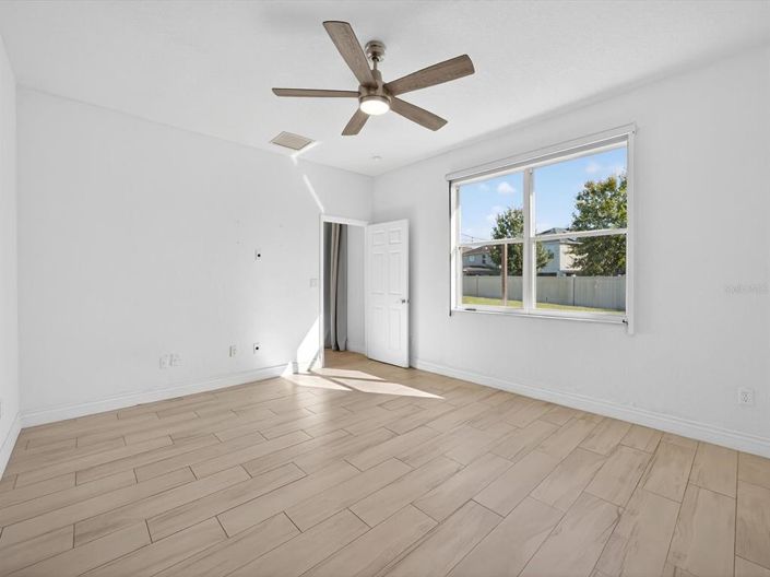 Image No.21-3 Bed Property for sale