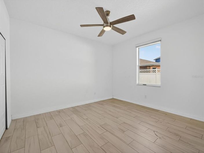 Image No.24-3 Bed Property for sale